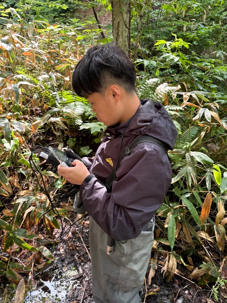 鉱山廃水サイトでの水質測定